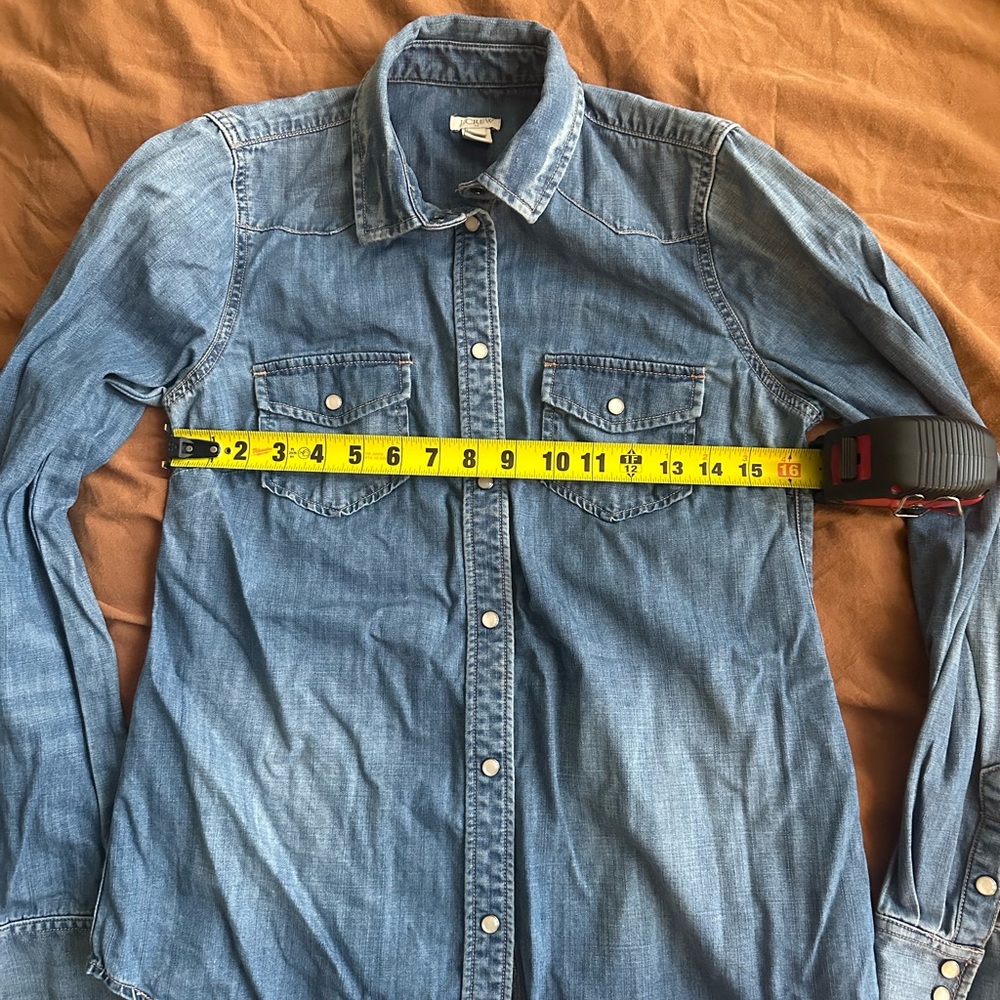 Women’s J. crew Blue Denim Shirt - Picture 2 of 3